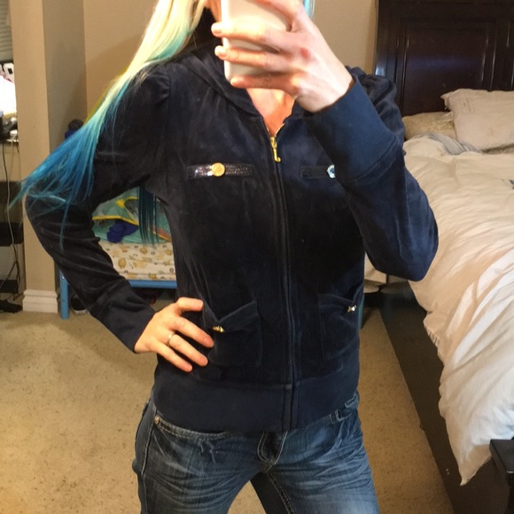 Juicy Couture Sweaters - 💙Great condition Juicy Couture hoodie💙